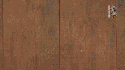 老豆腐切成塊。