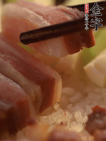 轉(zhuǎn)小火，繼續(xù)蓋蓋子燜2-3分鐘。