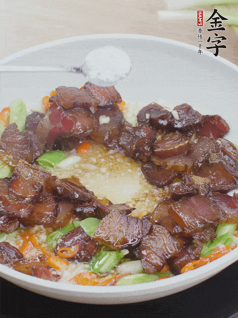下醬油肉，一點(diǎn)生抽、白糖調(diào)味。