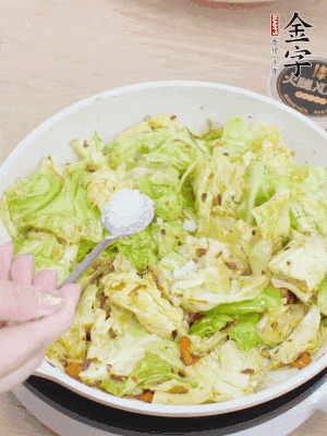 一點(diǎn)鹽、糖調(diào)味。