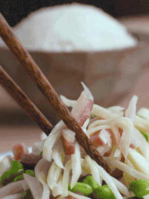 加一點清水炒至斷生。