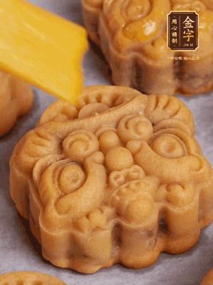 冷卻5分鐘刷上蛋液，160℃再烤10分鐘，回油1晚更香