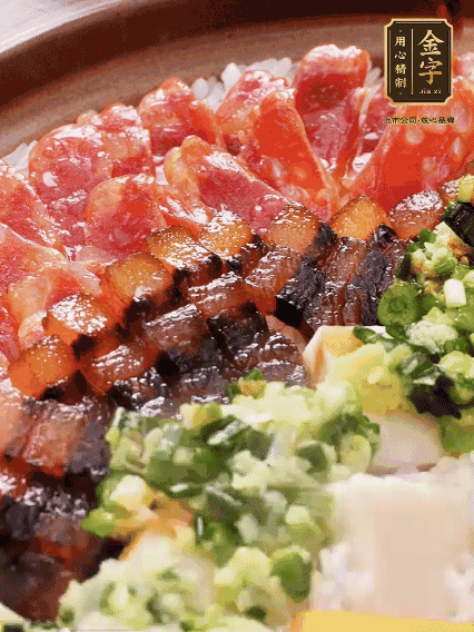 淋上蔥姜醬和少許醬油，攪拌均勻